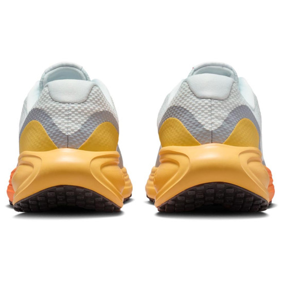 Nike Revolution 8
